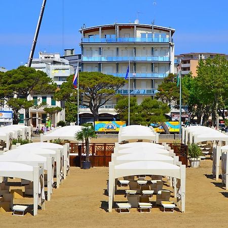 Sunbeach Apartments 利尼亚诺萨比亚多罗 外观 照片