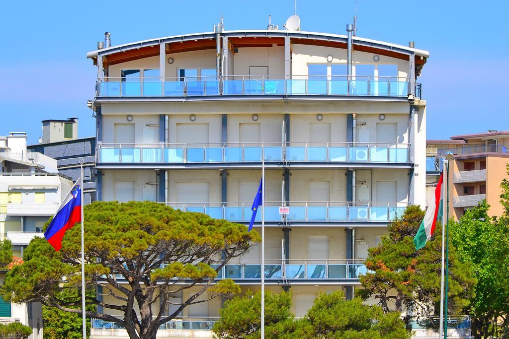 Sunbeach Apartments 利尼亚诺萨比亚多罗 外观 照片