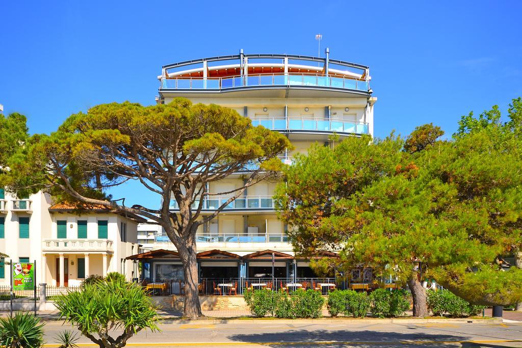 Sunbeach Apartments 利尼亚诺萨比亚多罗 外观 照片